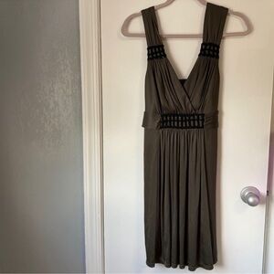 BCBGMaxAzria Green V-Neck Sleeveless Midi Dress